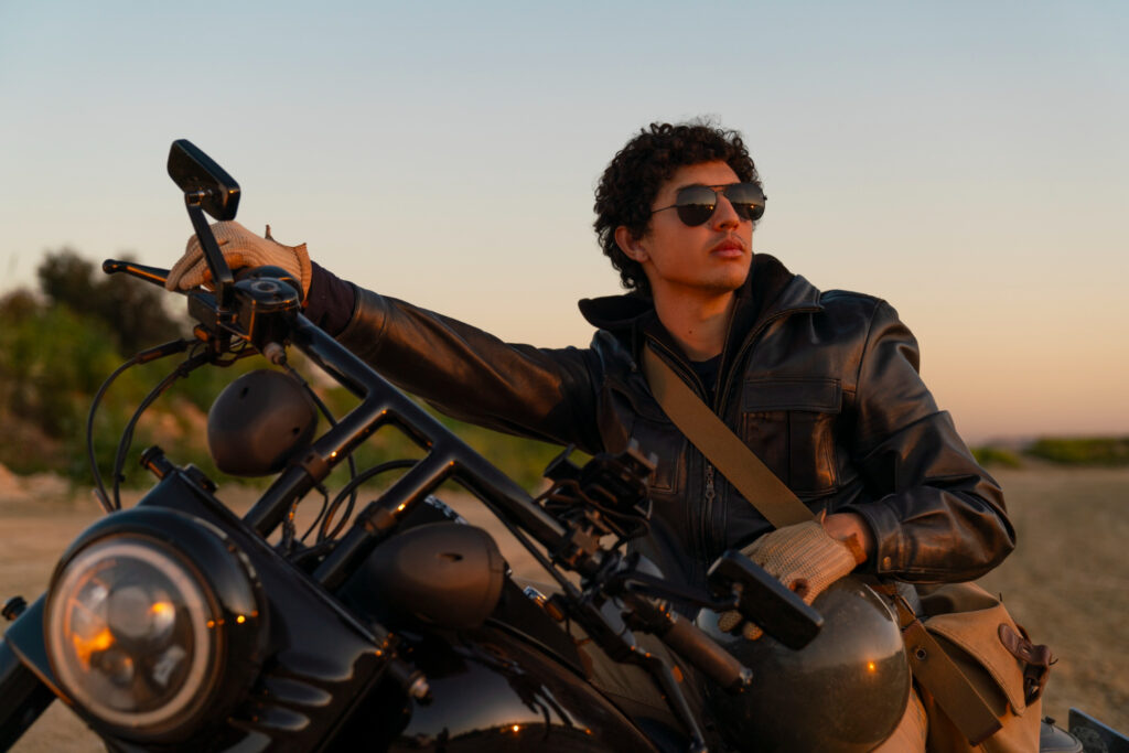 How to look stylish and Cool While Riding a Motorcycle